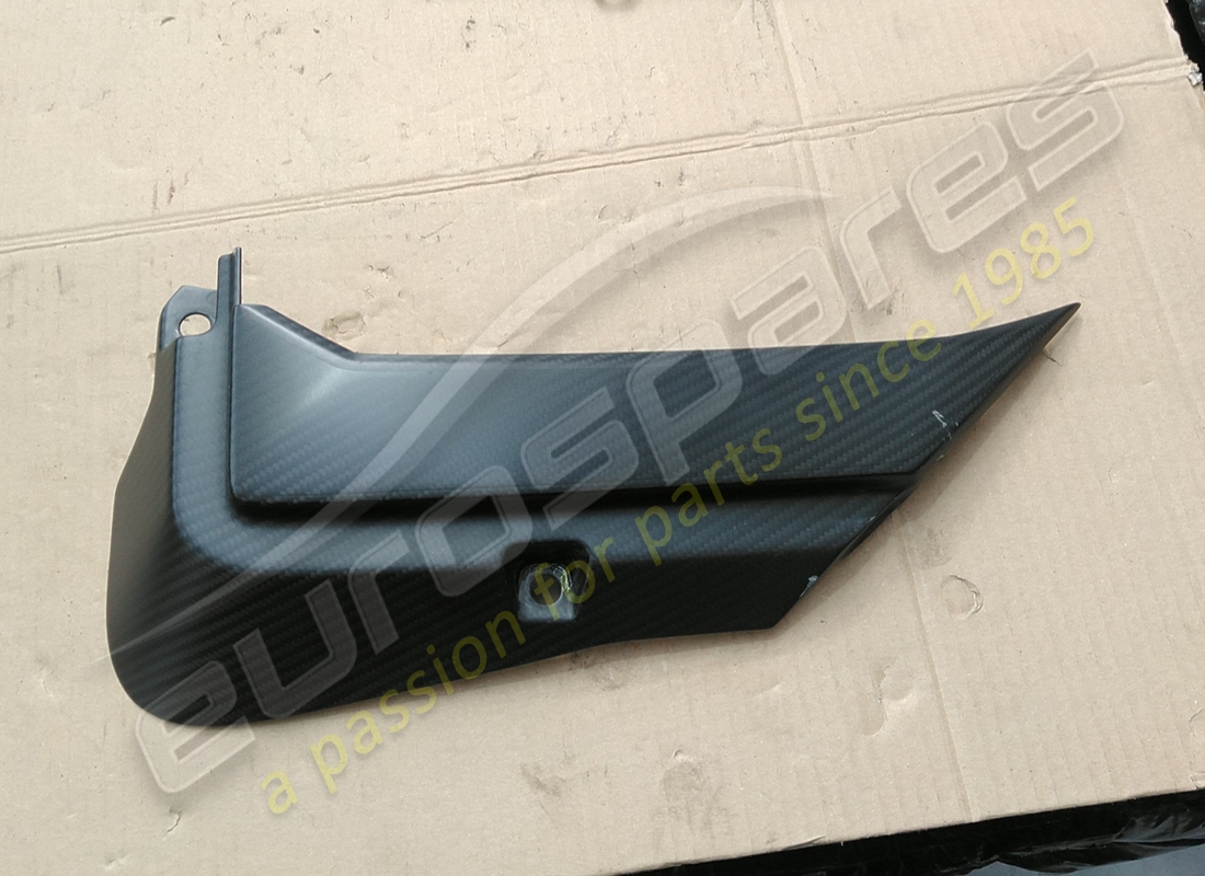 CUBIERTA USADA Lamborghini (SV-IZQUIERDA). NÚMERO DE PIEZA 470853509F (1)