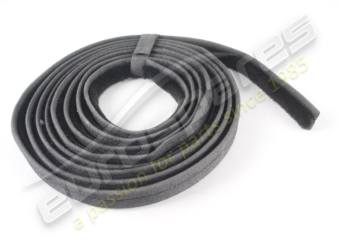 NUEVO FIELTRO RASCADOR DE VIDRIO DERECHO/IZQUIERDO MASERATI. NÚMERO DE PIEZA 15318892 (1) nuevo fieltro rascador de vidrio derecho/izquierdo maserati. número de pieza 15318892 (1)