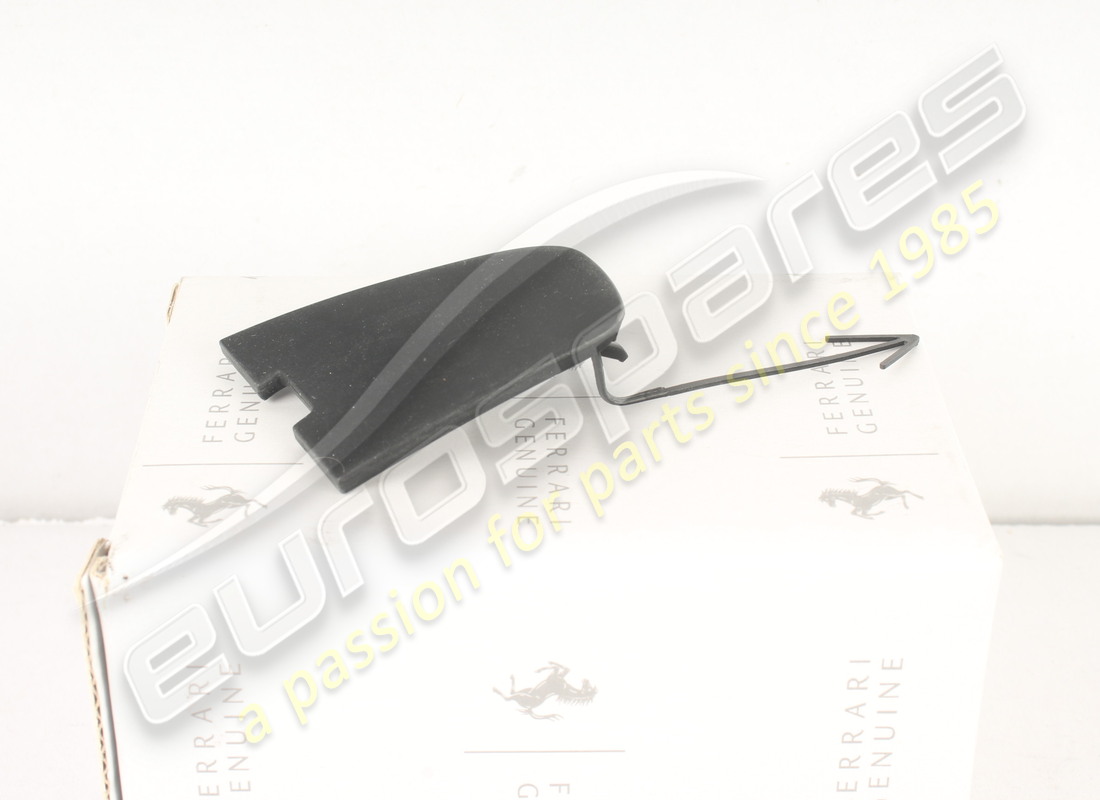 NUEVA CUBIERTA DE GANCHO DE REMOLQUE FERRARI. NÚMERO DE PIEZA 82131810 (3) nueva cubierta de gancho de remolque ferrari. número de pieza 82131810 (3)