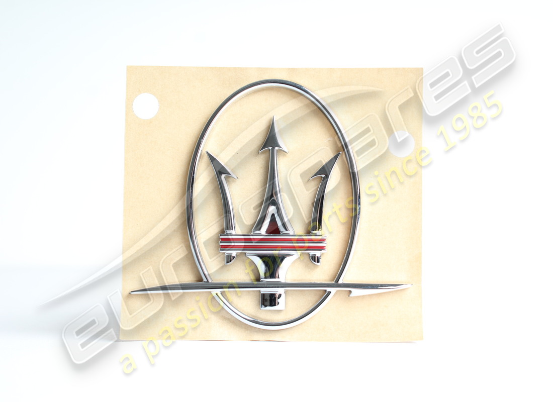 nueva versión deportiva del emblema tridente derecho maserati. número de parte 89095500 (1)