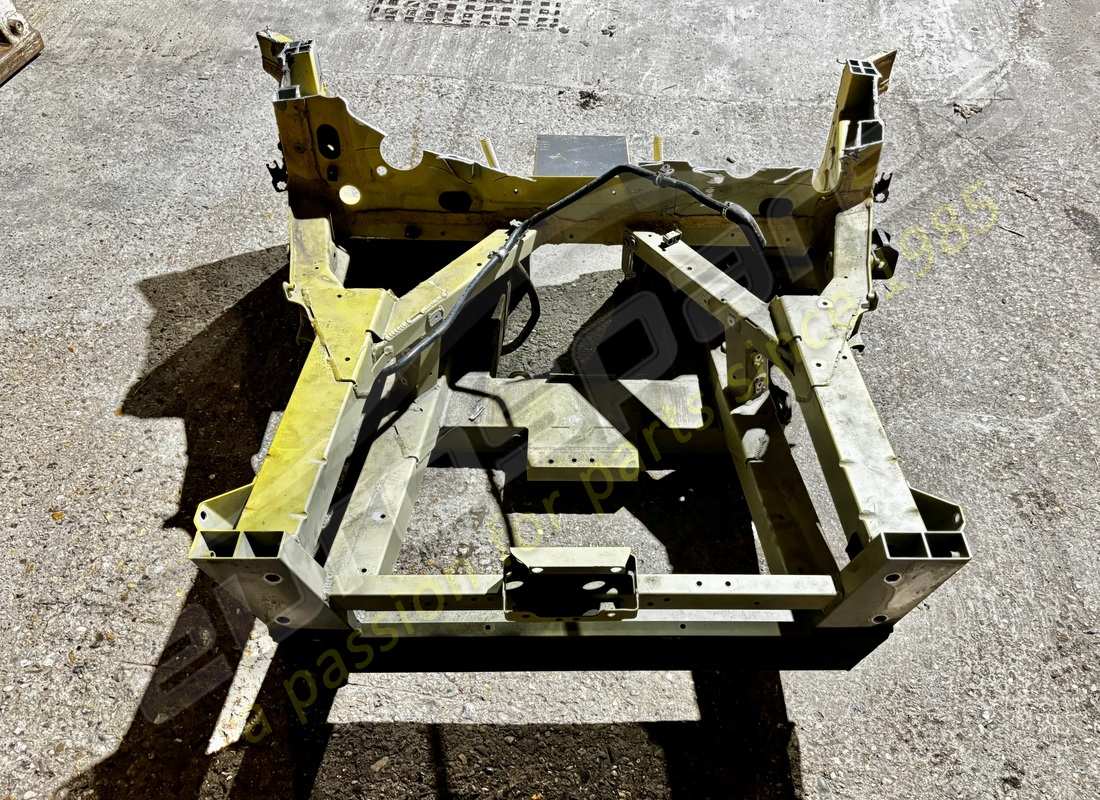 pieza de chasis delantera usada lamborghini. número de pieza 400805011g (3)