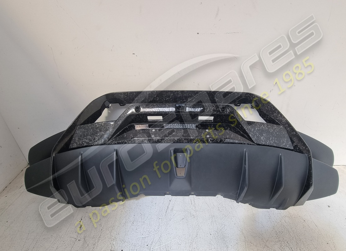 PARACHOQUES TRASERO DE CARBONO NUEVO (MODELO CON CÁMARA Y SENSOR DE ESTACIONAMIENTO). NÚMERO DE PIEZA: 4T0807155B (1)