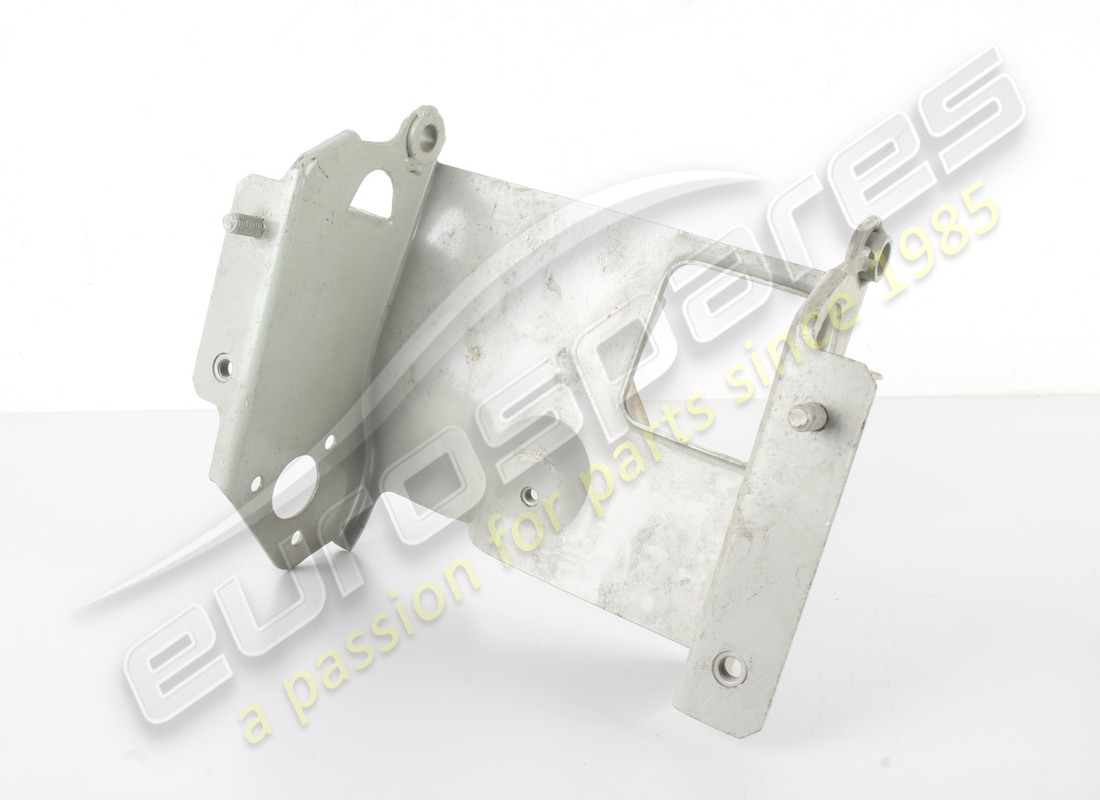 nuevo soporte ferrari der. número de parte 62131300 (1)