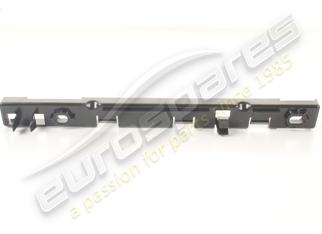 nuevo maserati soporte de faldón lateral derecho. número de pieza 670006111 (2)