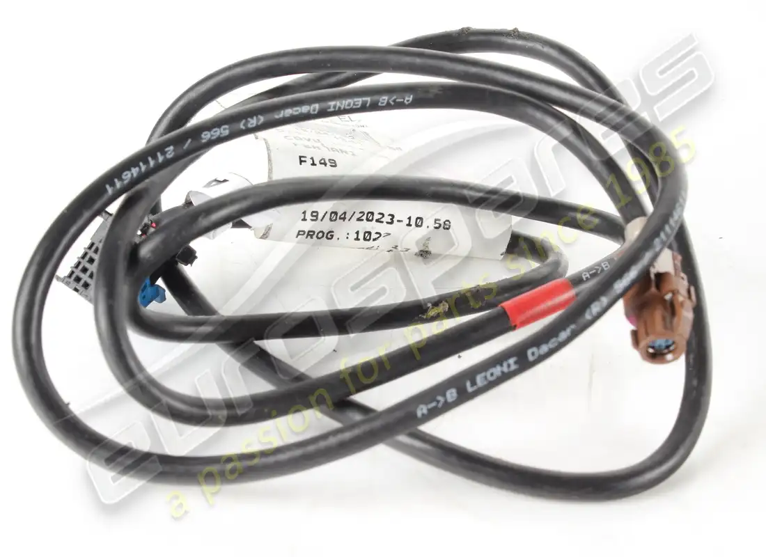 CABLE DE ENCHUFE USB-NDM Ferrari USADO. NÚMERO DE PARTE 311948 (1)