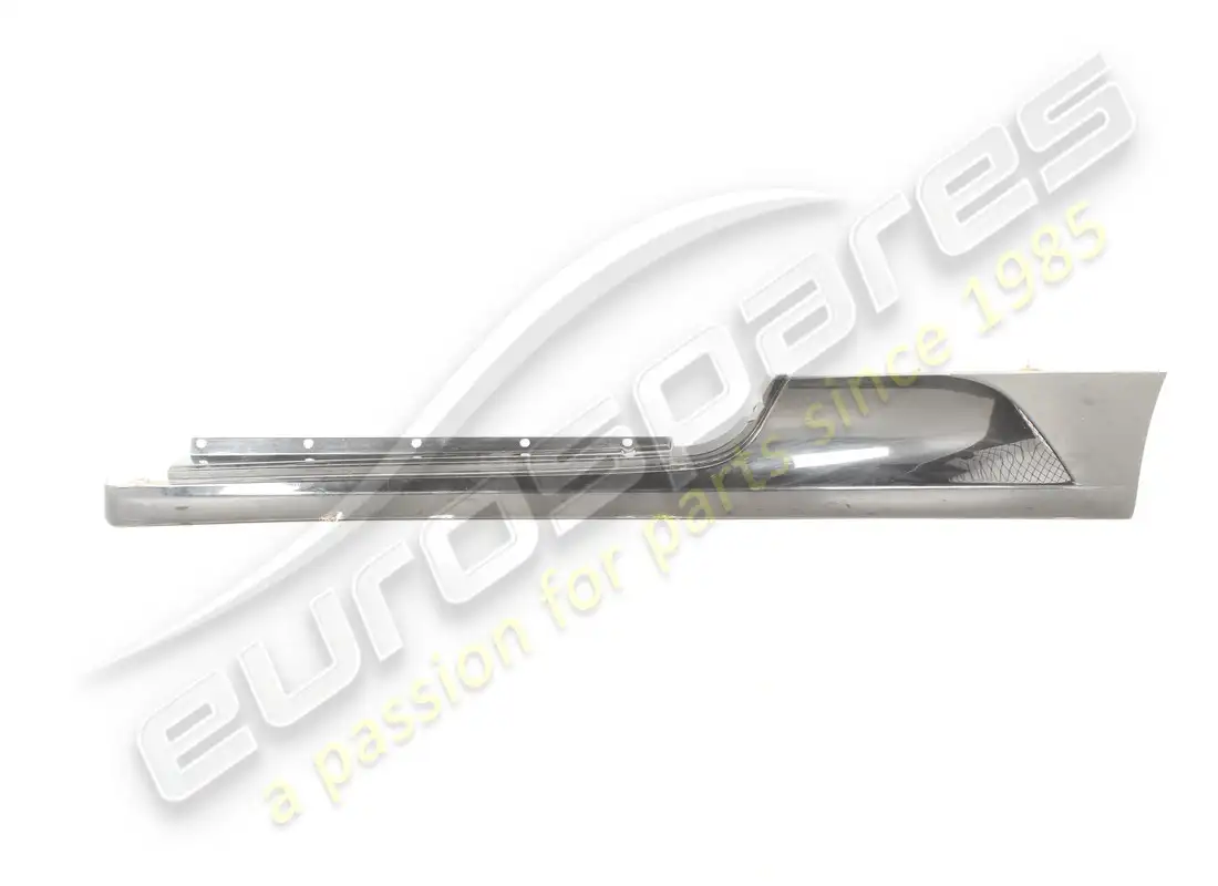 REVESTIMIENTO DEBAJO DE LA PUERTA IZQUIERDA Ferrari DAÑADO. NÚMERO DE PARTE 68021110 (1)