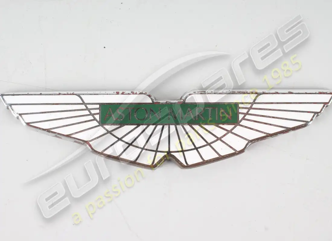 CONJUNTO DE INSIGNIA Aston Martin USADO - AML. NÚMERO DE PIEZA 4G43407A74BB (1)