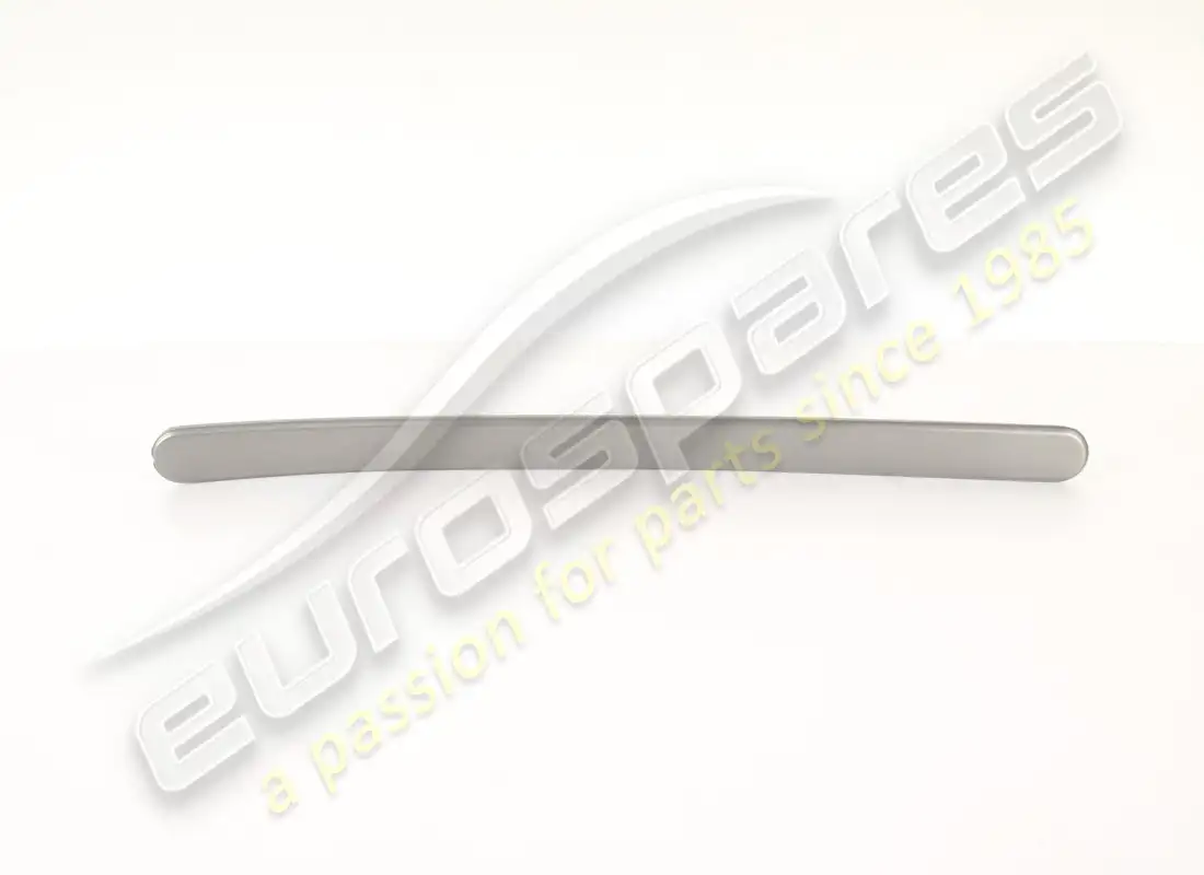 MOLDURA TRASERA IZQUIERDA DE ALUMINIO USADA Maserati. NÚMERO DE PIEZA 67393928 (1)