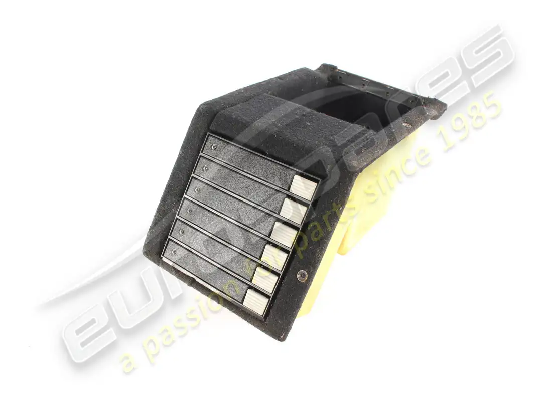 PANEL DE MOLDURA USADO Ferrari. NÚMERO DE PIEZA 62321600 (1)
