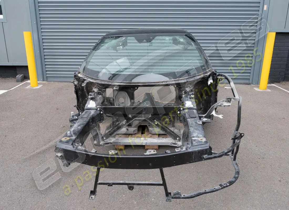 CHASIS DELANTERO Y TECHO USADOS Ferrari. NÚMERO DE PIEZA EAP1492385 (1)