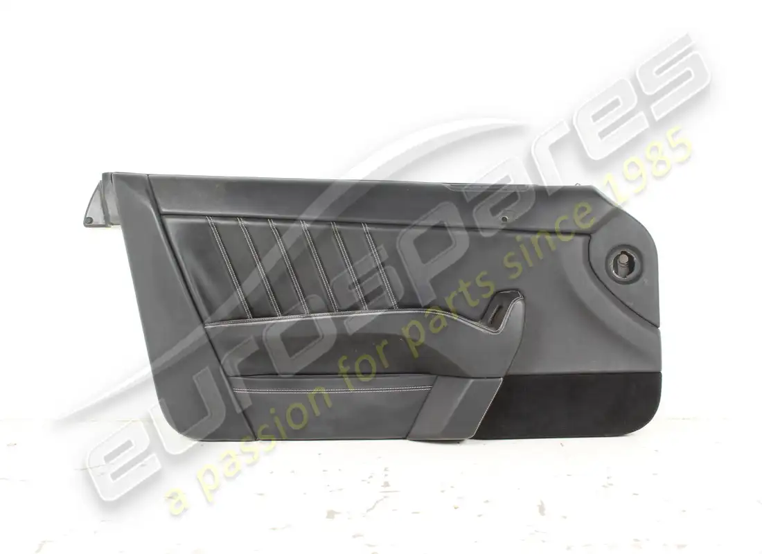 EMBELLECEDOR DE PUERTA CENTRAL IZQUIERDA Ferrari USADO EN NEGRO. NÚMERO DE PARTE 67933100 (1)