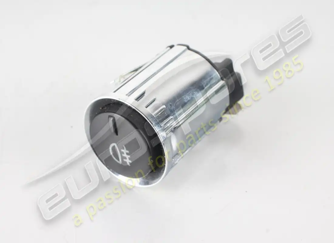 INTERRUPTOR DE LUCES ANTINIEBLA TRASERA DAÑADO Aston Martin. NÚMERO DE PIEZA 6G3315K237AA (1)