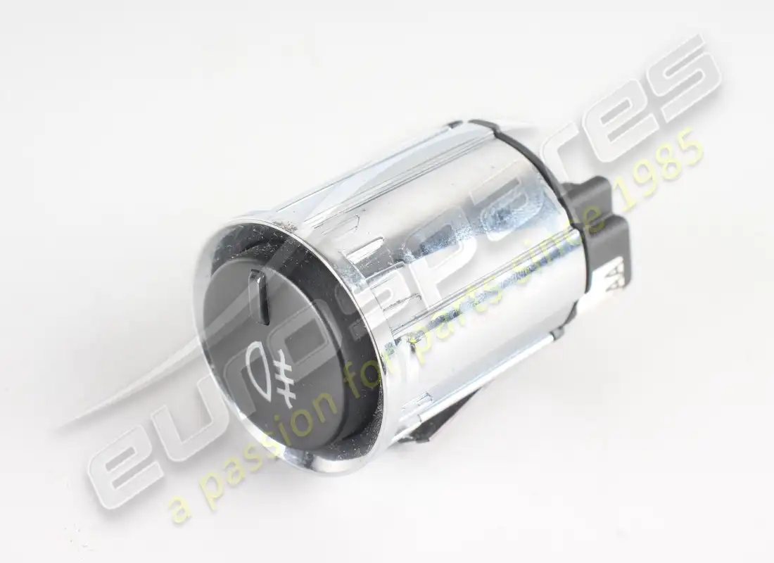 INTERRUPTOR DE LUCES ANTINIEBLA TRASERA DAÑADO Aston Martin. NÚMERO DE PIEZA 6G3315K237AA (1)