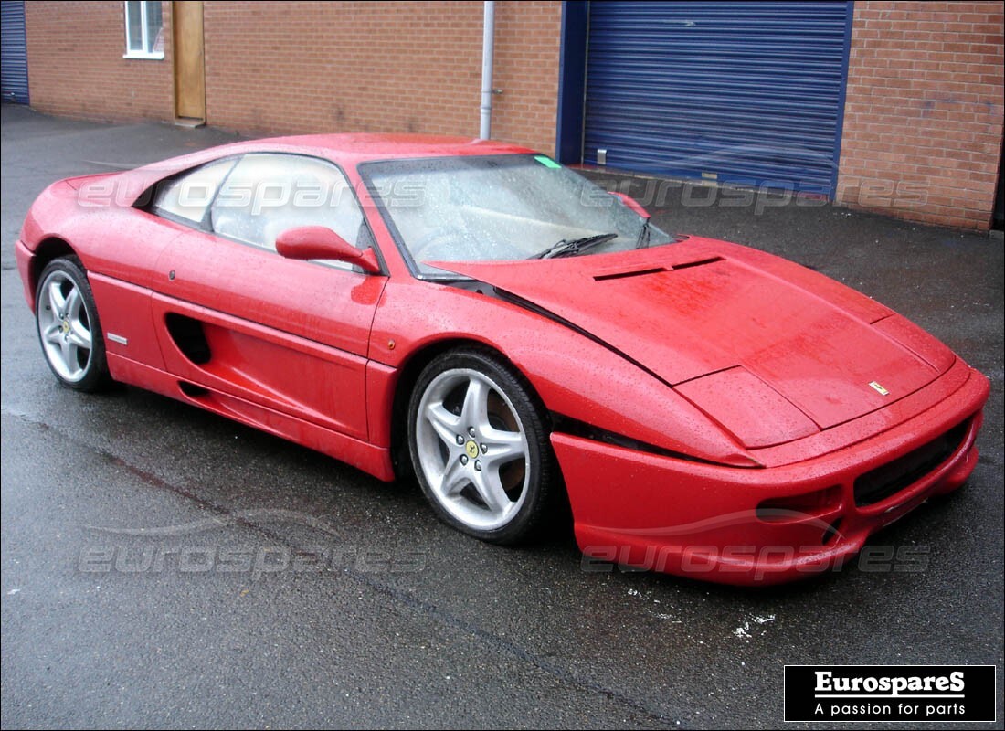 ferrari 355 (5.2 motronic) preparándose para el desmantelamiento en eurospares