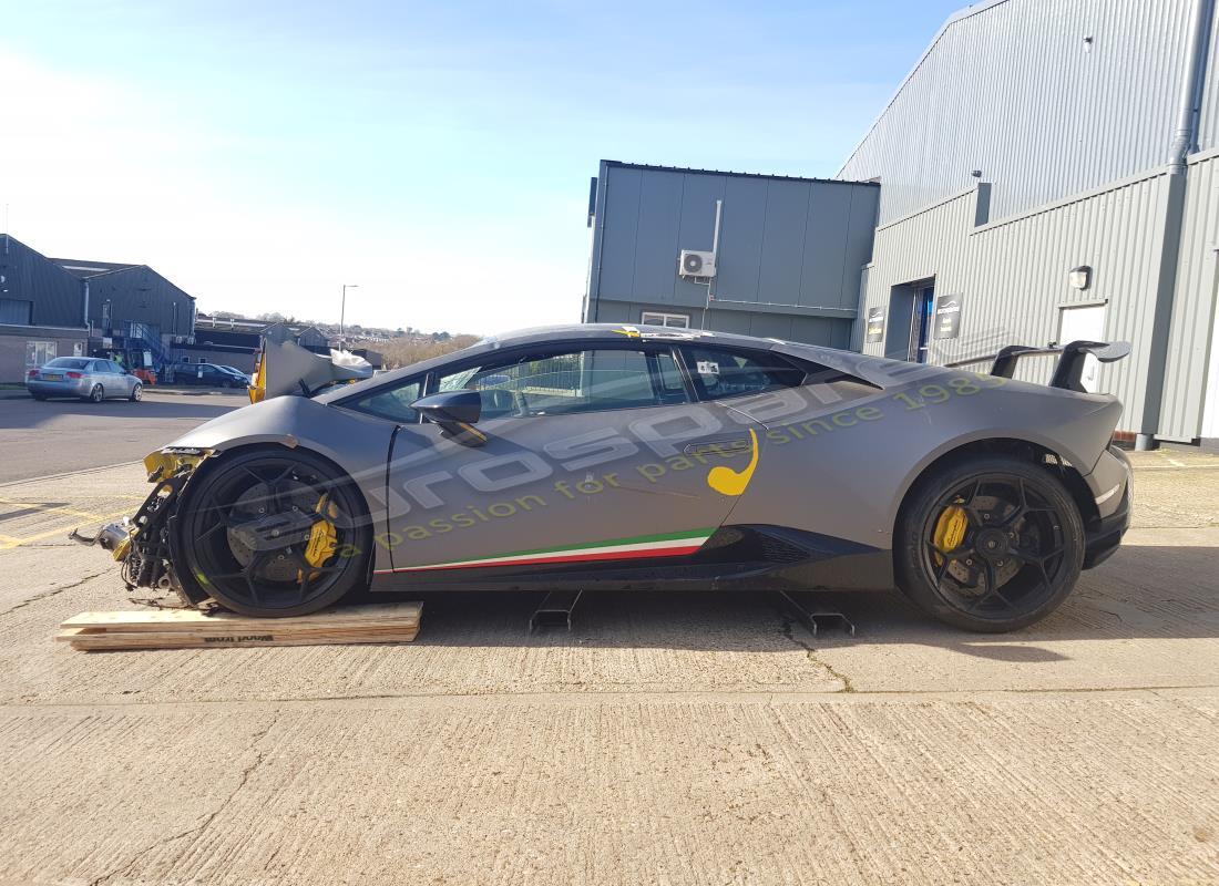 lamborghini performante coupe (2018) con 0 millas, preparándose para el desmantelamiento #2