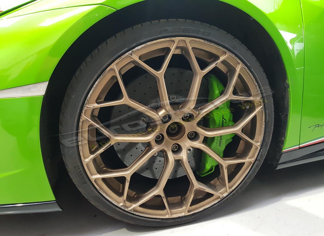 lamborghini 2018 (performante coupe) con 6,976 miles, preparándose para desmantelar #15