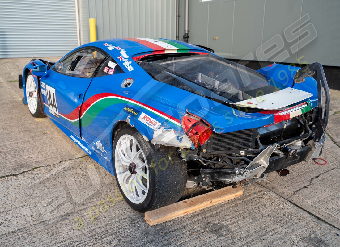 ferrari 458 challenge con 28080 kms, en preparación para el desmantelamiento #3