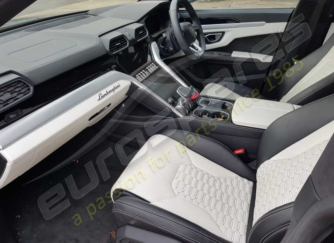 lamborghini urus (2020) con 16,266 miles, preparándose para desmantelar #10
