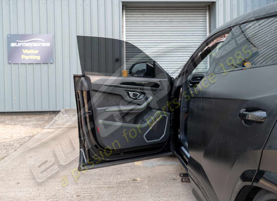 lamborghini urus (2022) con 11402, preparándose para el desmantelamiento #15