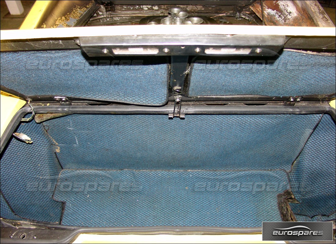 ferrari 308 gt4 dino (1976) con 26,000 miles, preparándose para desmantelar #10