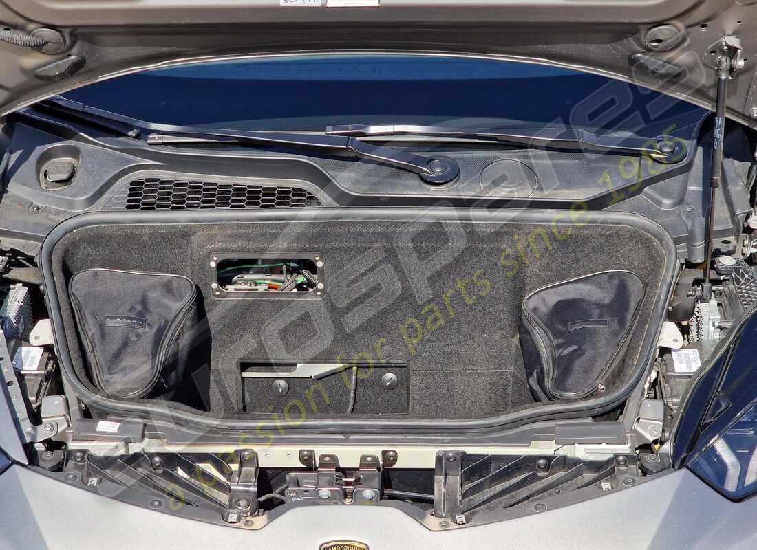 lamborghini 2017 (lp610-4 spyder) con 21,701 kilómetros, en preparación para desmantelamiento #16