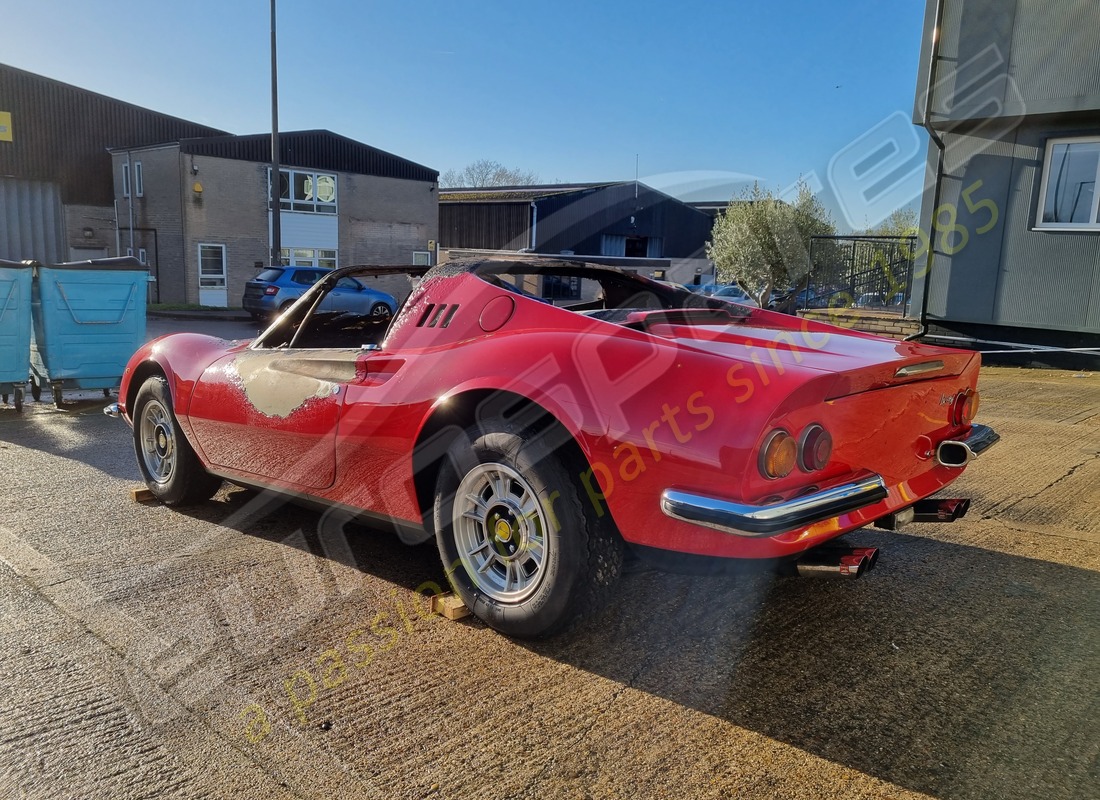 ferrari 246 dino (1975) con 58,145 miles, preparándose para desmantelar #3