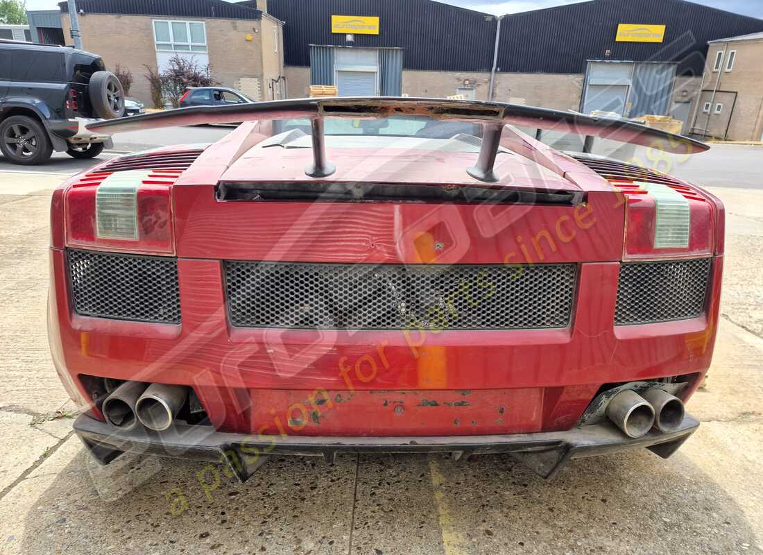 lamborghini gallardo coupe (2006) con 51,770 kilómetros, en preparación para desmantelamiento #4