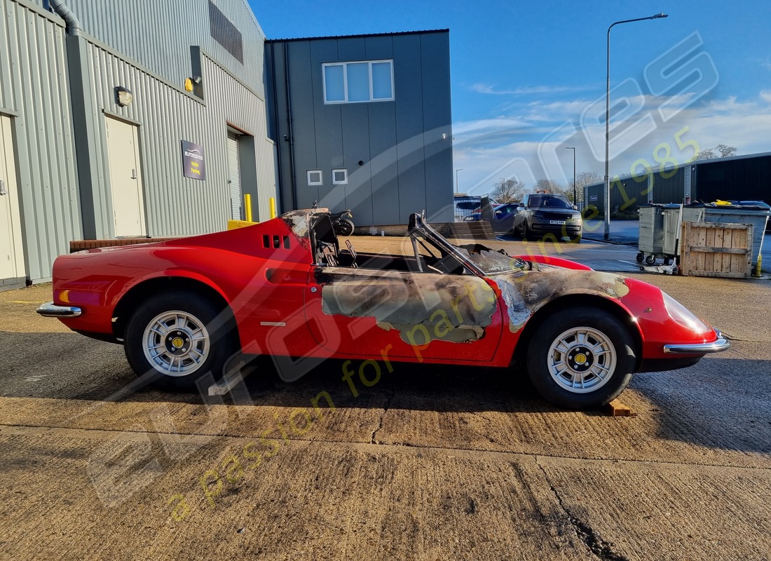 ferrari 246 dino (1975) con 58,145 miles, preparándose para desmantelar #6