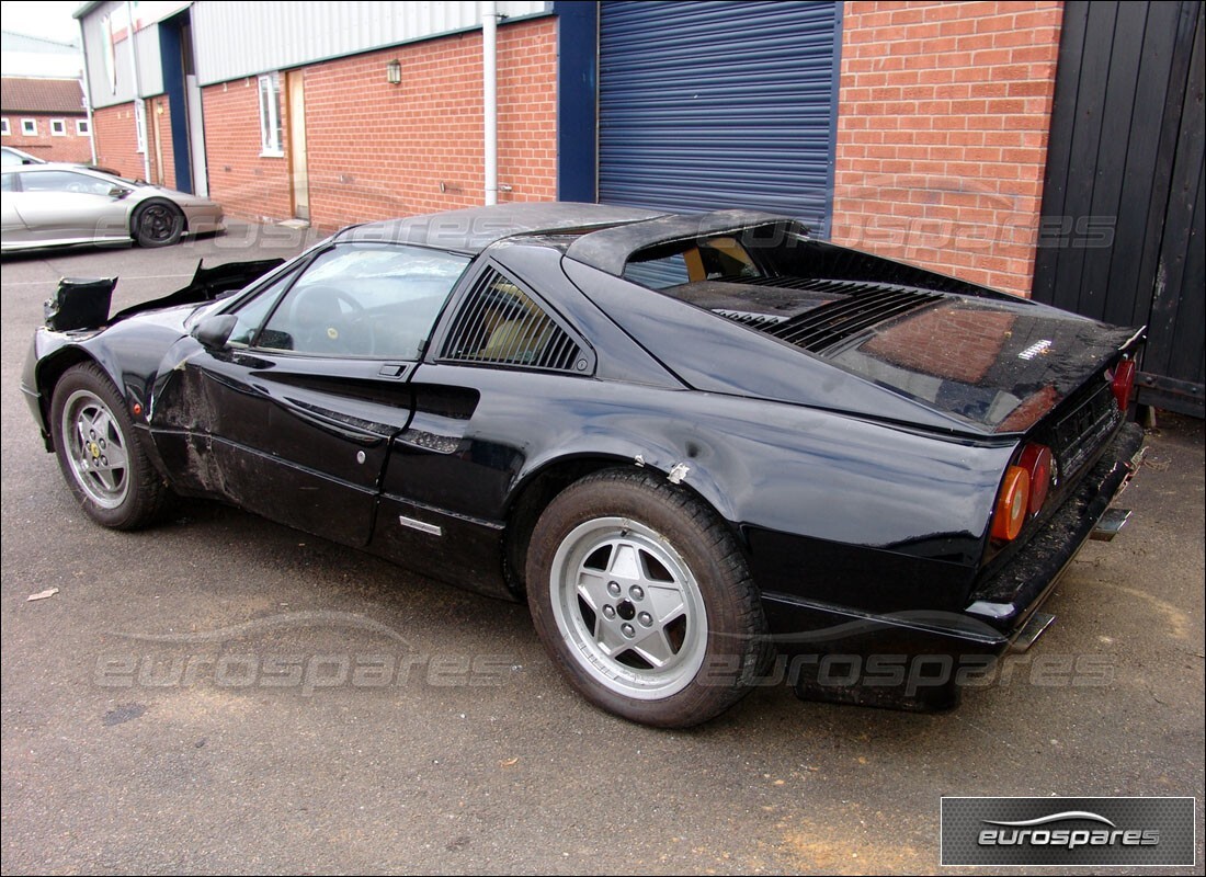 ferrari 328 (1988) con 11,275 kilómetros, en preparación para desmantelamiento #2