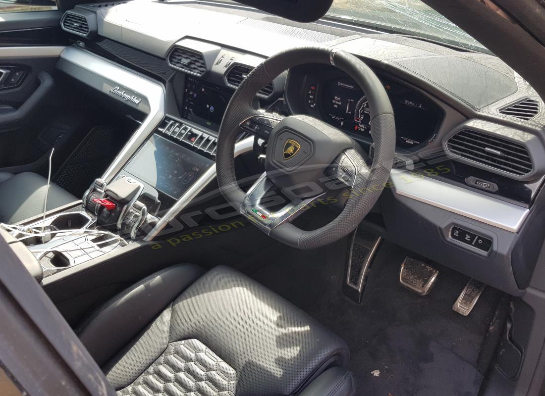 lamborghini urus (2019) con 7,805 miles, preparándose para desmantelar #13
