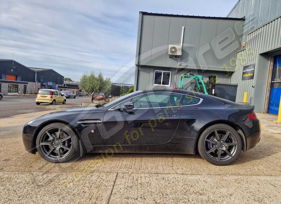 aston martin v8 vantage (2006) con 84,619 miles, preparándose para desmantelar #2