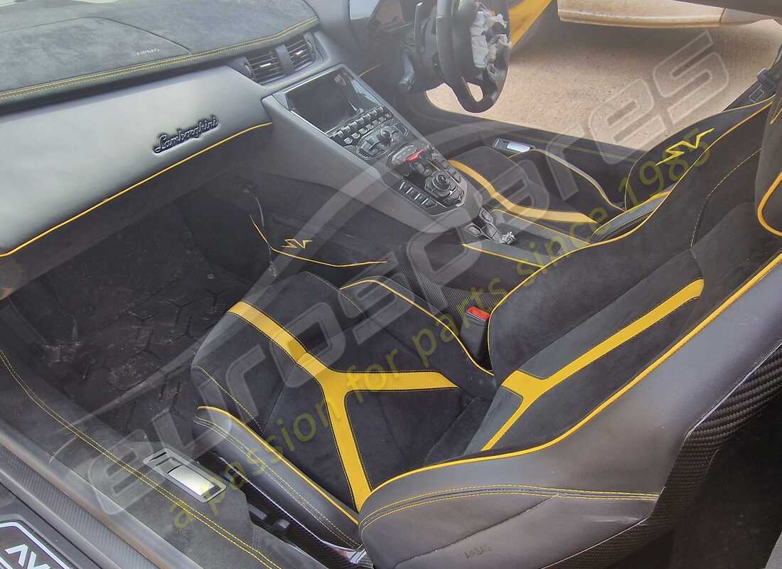 lamborghini lp750-4 sv coupe (2016) con 6,468 miles, preparándose para desmantelar #10