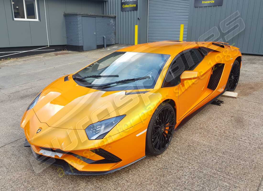 lamborghini lp740-4 s coupe (2018) preparándose para el desmantelamiento en eurospares