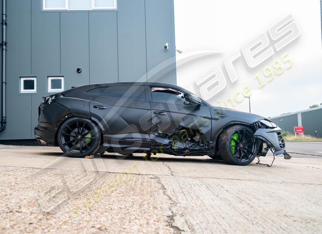lamborghini urus (2022) con 11402, preparándose para el desmantelamiento #2