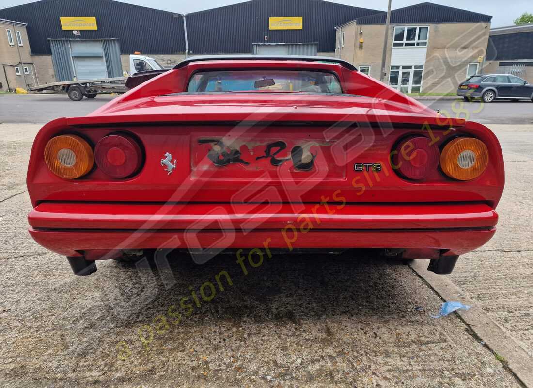 ferrari 328 (1985) con 28,673 kilómetros, en preparación para desmantelamiento #4