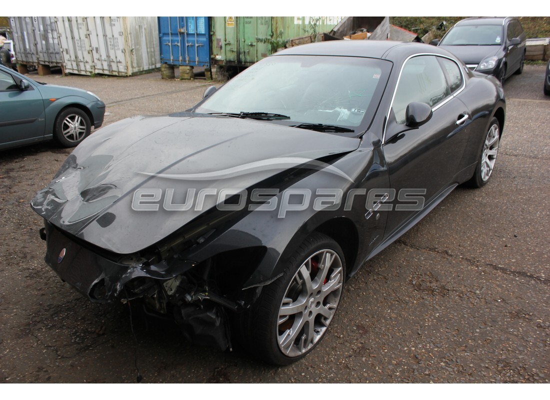 maserati granturismo (2009) preparándose para el desmantelamiento en eurospares