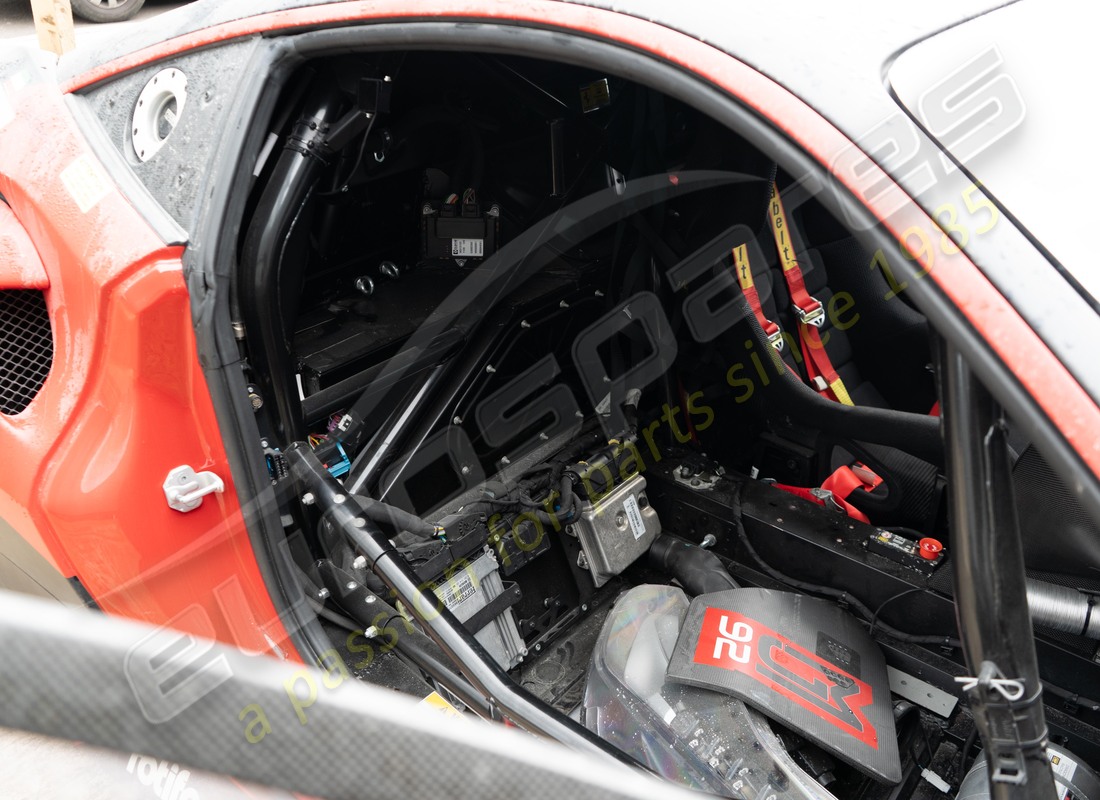 ferrari 488 challenge con 3900km, preparándose para desmantelar #19