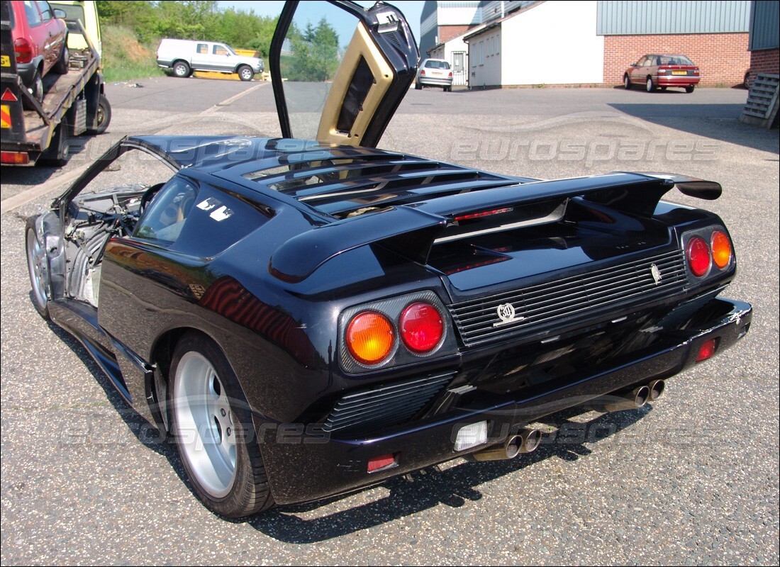 lamborghini diablo se30 (1995) con 28,485 kilómetros, en preparación para desmantelamiento #6