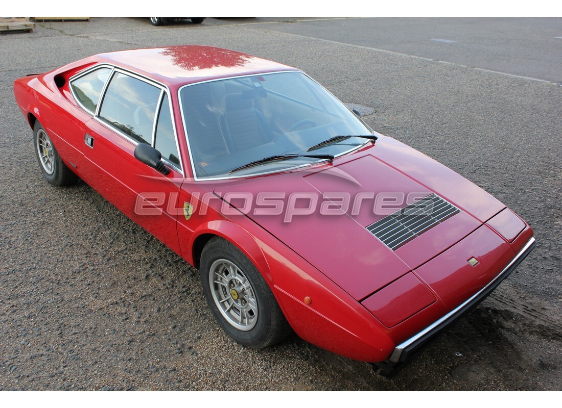 ferrari 208 gt4 dino (1975) con 25,066 kilómetros, en preparación para desmantelamiento #3