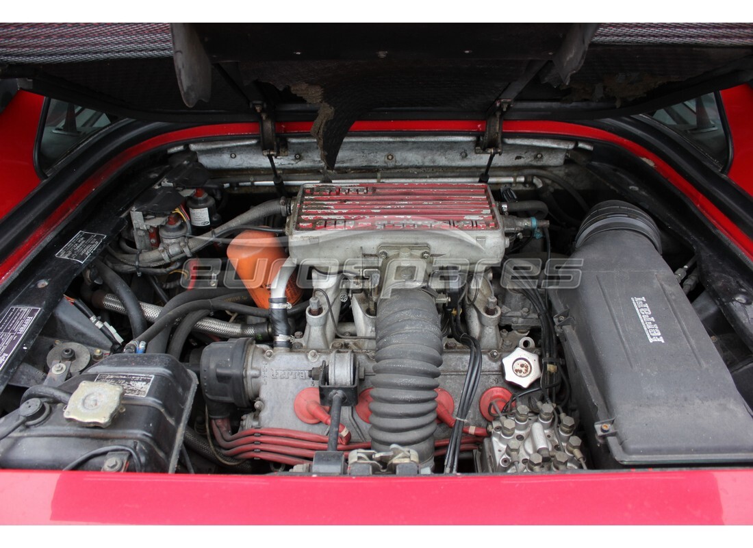 ferrari mondial 3.2 qv (1987) con 33,554 kilómetros, en preparación para desmantelamiento #7