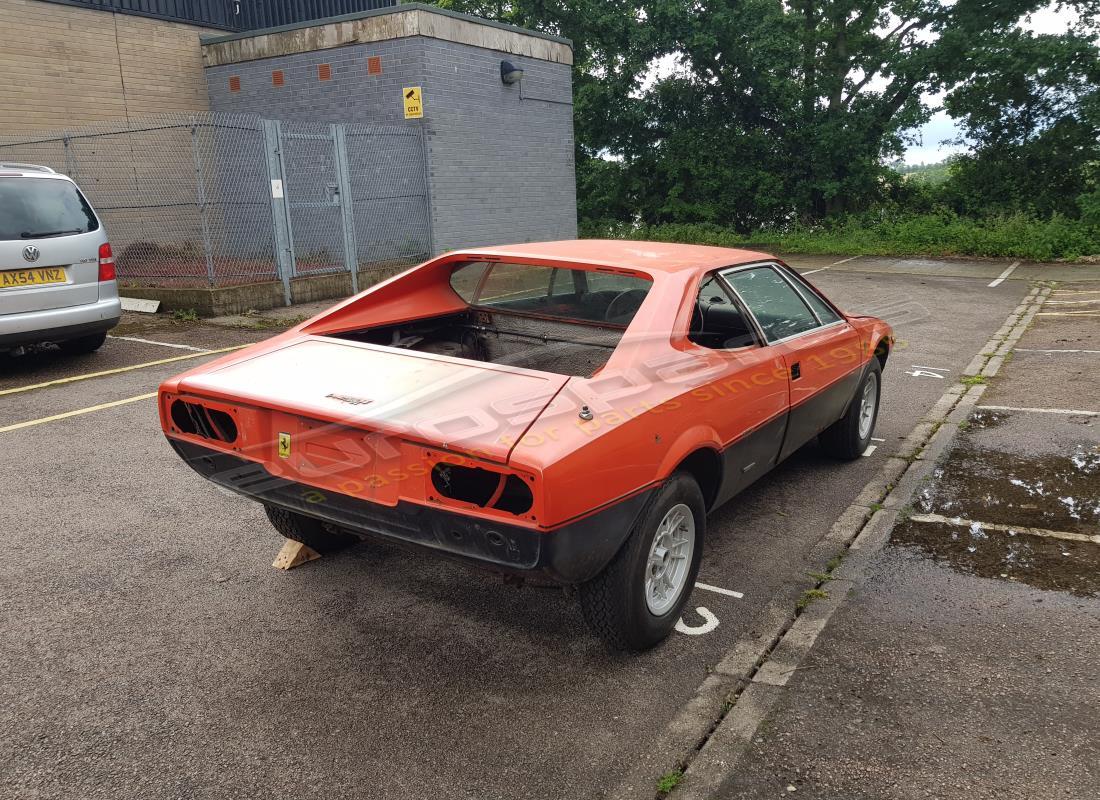 ferrari 308 gt4 dino (1976) con desconocido, preparándose para desmantelar #5