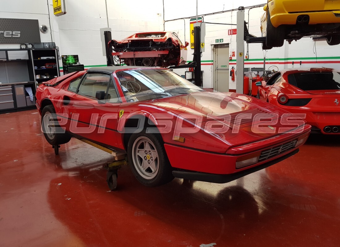ferrari 328 (1988) con 29,660 kilómetros, en preparación para desmantelamiento #6