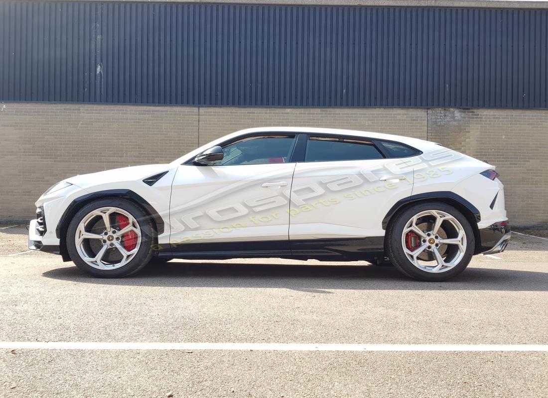 lamborghini urus (2019) con 200 millas, preparándose para el desmantelamiento de #2