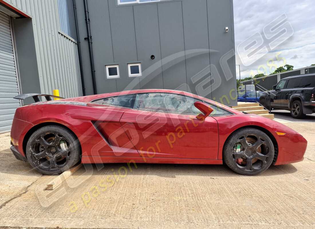 lamborghini gallardo coupe (2006) con 51,770 kilómetros, en preparación para desmantelamiento #6