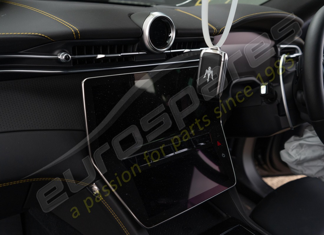 maserati grecale modena (2023) con 3233, preparándose para desmantelar #18