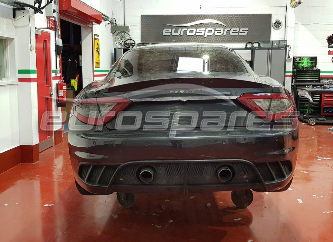 maserati granturismo mc stradale (2011) con 14,000 kilómetros, en preparación para desmantelamiento #7