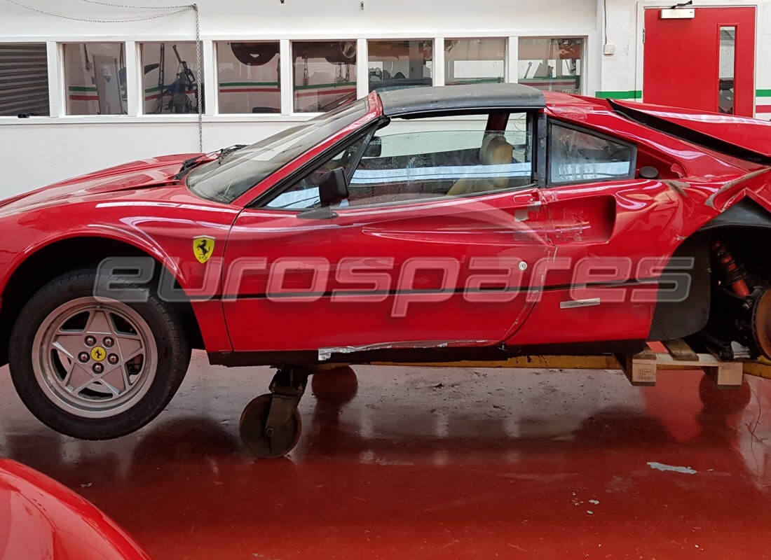 ferrari 328 (1988) con 29,660 kilómetros, en preparación para desmantelamiento #2