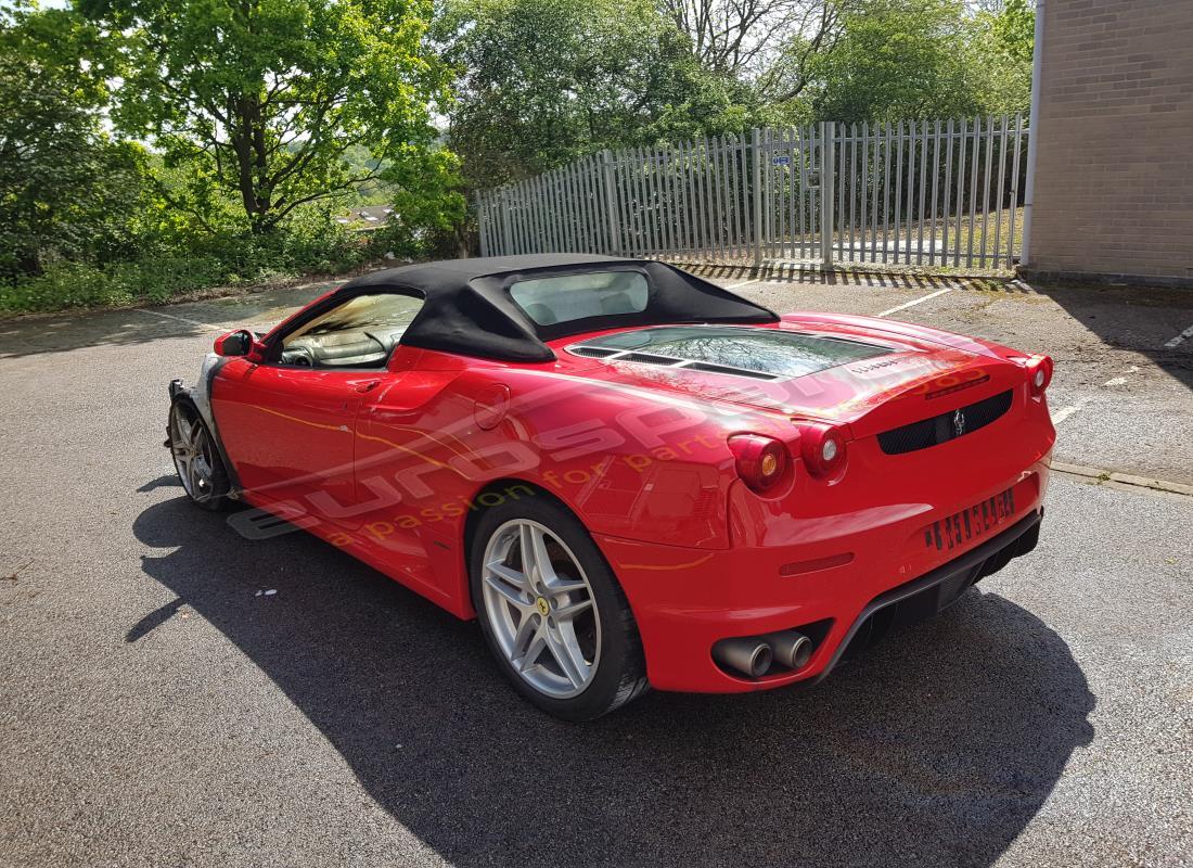 ferrari f430 spider (rhd) con desconocido, preparándose para desmantelar #3