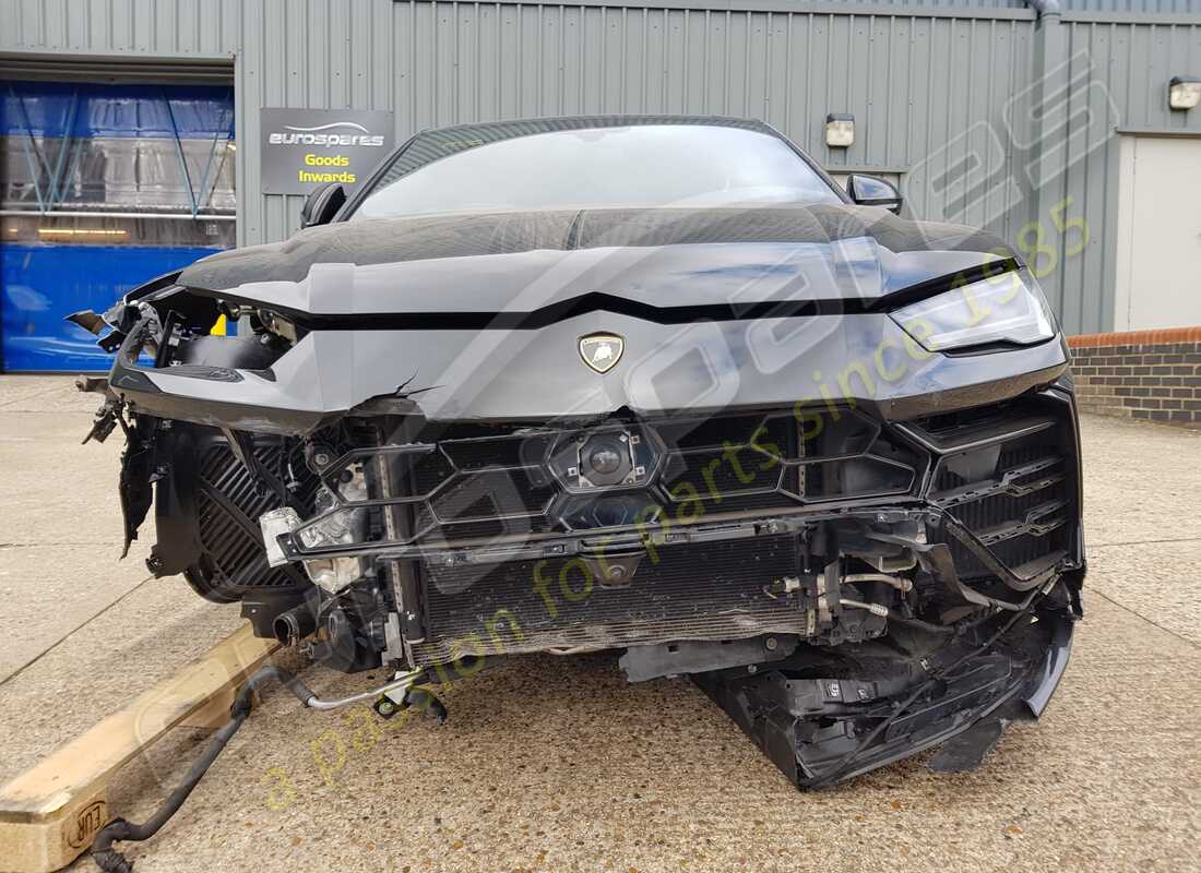 lamborghini urus (2020) con 16,266 miles, preparándose para desmantelar #8