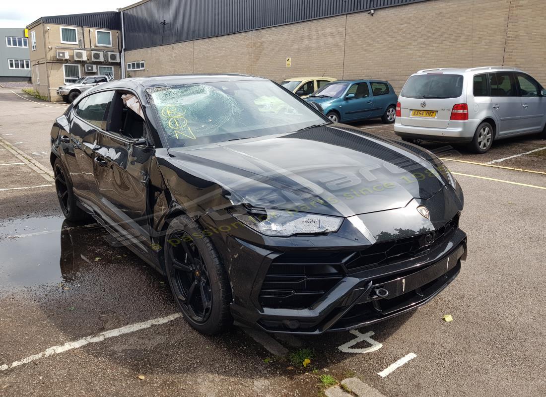 lamborghini urus (2019) con 7,805 miles, preparándose para desmantelar #7